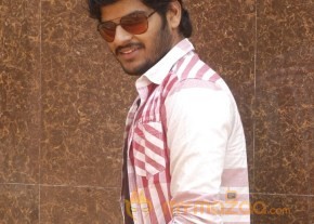 Love Life Movie Latest Photos photo 40