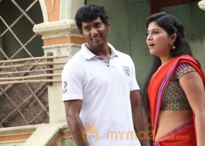 Madha Gaja Raja Movie Latest Photos photo 20