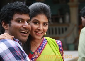 Madha Gaja Raja Movie Latest Photos photo 18