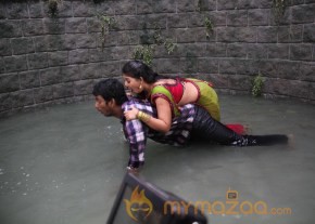 Madha Gaja Raja Movie Latest Photos photo 10