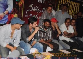 Mahesh babu at SVSC Press Meet Vijayawada  photo 17