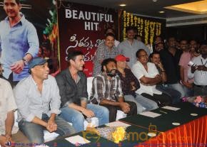 Mahesh babu at SVSC Press Meet Vijayawada  photo 21