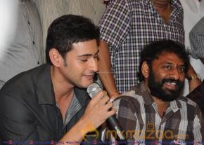 Mahesh babu at SVSC Press Meet Vijayawada  photo 37