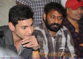 Mahesh babu at SVSC Press Meet Vijayawada  photo 22