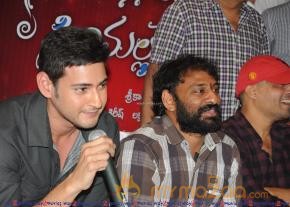 Mahesh babu at SVSC Press Meet Vijayawada  photo 12