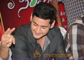 Mahesh babu at SVSC Press Meet Vijayawada  photo 5