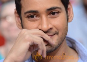 Mahesh Babu At SVSC Triple Platinum Disc Function   photo 24