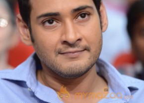 Mahesh Babu At SVSC Triple Platinum Disc Function   photo 19