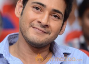 Mahesh Babu At SVSC Triple Platinum Disc Function  