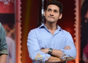 Mahesh Babu At SVSC Triple Platinum Disc Function   photo 31