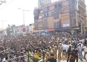 Mahesh Babu Launch Jos Alukkas Show Room  photo 43