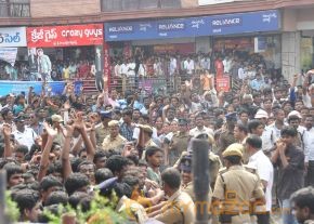 Mahesh Babu Launch Jos Alukkas Show Room  photo 7
