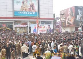 Mahesh Babu Launch Jos Alukkas Show Room  photo 23