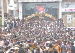 Mahesh Babu Launch Jos Alukkas Show Room  photo 8
