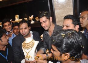 Mahesh Babu Launch Jos Alukkas Show Room  photo 45