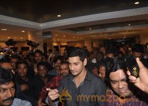 Mahesh Babu Launch Jos Alukkas Show Room  photo 36