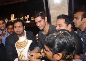 Mahesh Babu Launch Jos Alukkas Show Room  photo 57