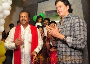 Manchu Mohan Babu Family @ Hotel Junior Kuppanna Release Stills photo 12