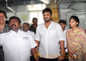 Manchu Mohan Babu Family @ Hotel Junior Kuppanna Release Stills photo 15