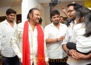 Manchu Mohan Babu Family @ Hotel Junior Kuppanna Release Stills photo 18