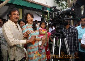 Manchu Vishnu New Movie Launch Stills photo 13