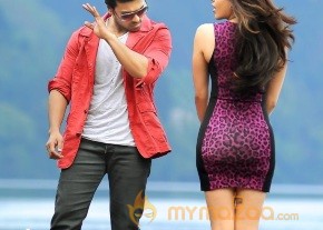 Naayak Movie Latest Hot Photos photo 5