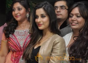 Nagarjuna and Madhurima Launch Home Mart photo 75
