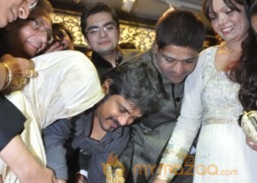 Nagarjuna and Madhurima Launch Home Mart photo 112