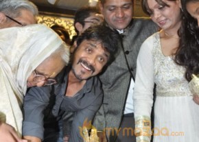 Nagarjuna and Madhurima Launch Home Mart photo 82