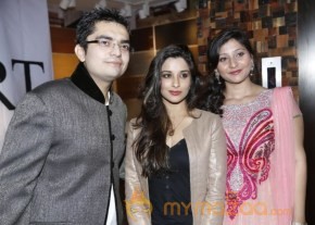 Nagarjuna and Madhurima Launch Home Mart photo 90