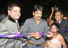Nagarjuna and Madhurima Launch Home Mart photo 89