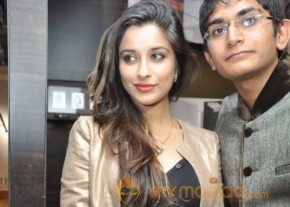 Nagarjuna and Madhurima Launch Home Mart photo 95