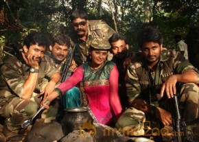 Netru Indru Naalai Movie Hot Photos photo 15