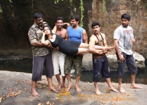 Netru Indru Naalai Movie Hot Photos photo 28