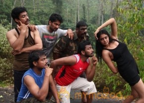 Netru Indru Naalai Movie Hot Photos photo 5