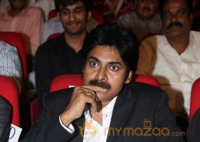 Pawan Kalyan At Attarintiki Daredi Audio Launch Photos photo 4