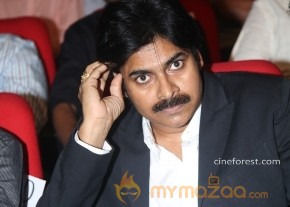 Pawan Kalyan At Attarintiki Daredi Audio Launch Photos photo 25