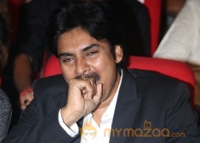 Pawan Kalyan At Attarintiki Daredi Audio Launch Photos photo 22