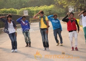 Pora Pove Movie Stills photo 35