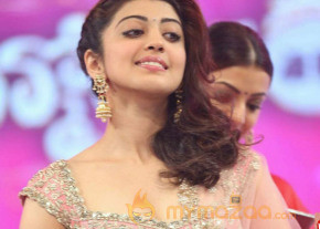 Pranitha Subhash At Brahmotsavam Audio Launch photo 13