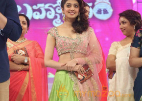 Pranitha Subhash At Brahmotsavam Audio Launch photo 4