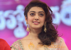 Pranitha Subhash At Brahmotsavam Audio Launch photo 6