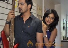 Prema Ishq Kaadhal Movie Stills photo 9