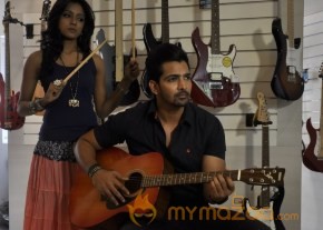 Prema Ishq Kaadhal Movie Stills photo 2