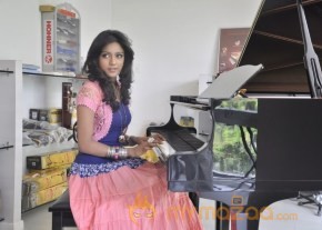 Prema Ishq Kaadhal Movie Stills photo 4