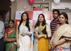 Priyamani Launch Lakme Salon   photo 6