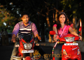 Priyatama Neevachata Kusalama Movie Latest Pics photo 9