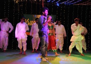 Pustakamlo konni Pegeelu Missing Movie Working Stills