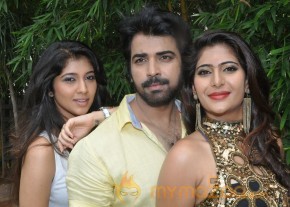 Q movie Launch Photos photo 28