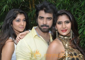 Q movie Launch Photos photo 20